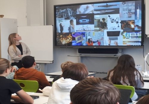 AusbildungsOffensive-Bayern besucht die Mittelschule